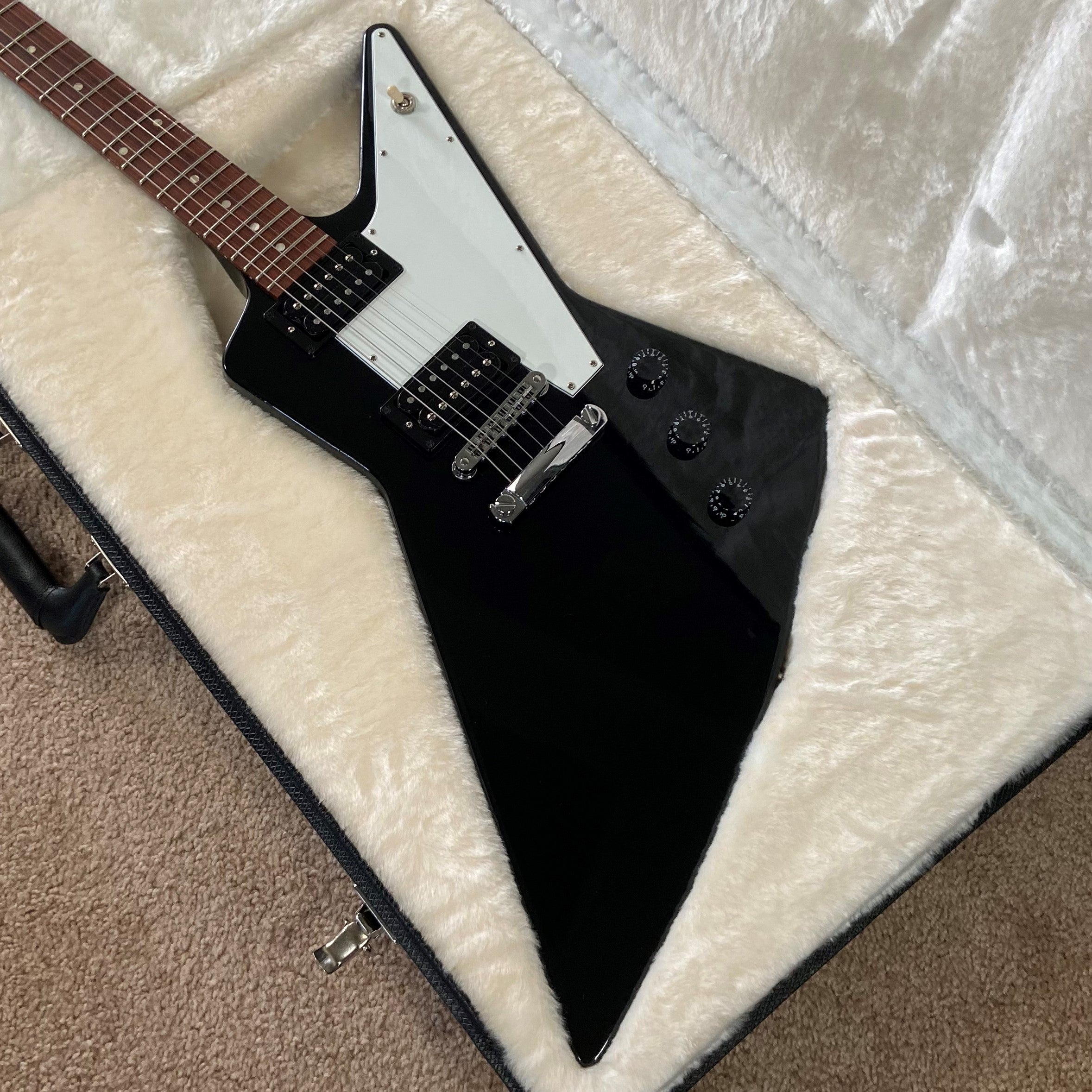 Explorer Guitars | Gibson